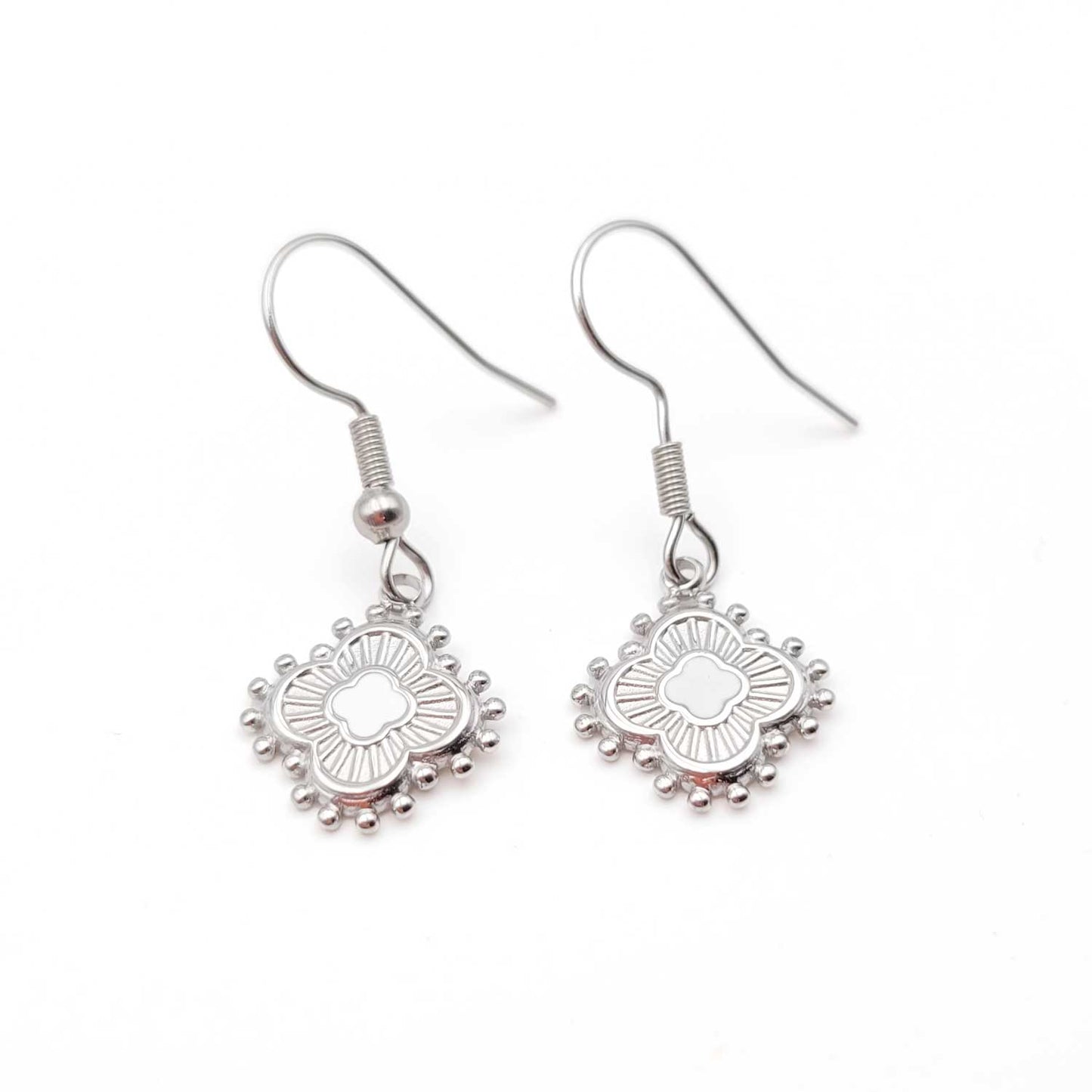 Boucles d'oreilles June avec pendentif blanc - argenté